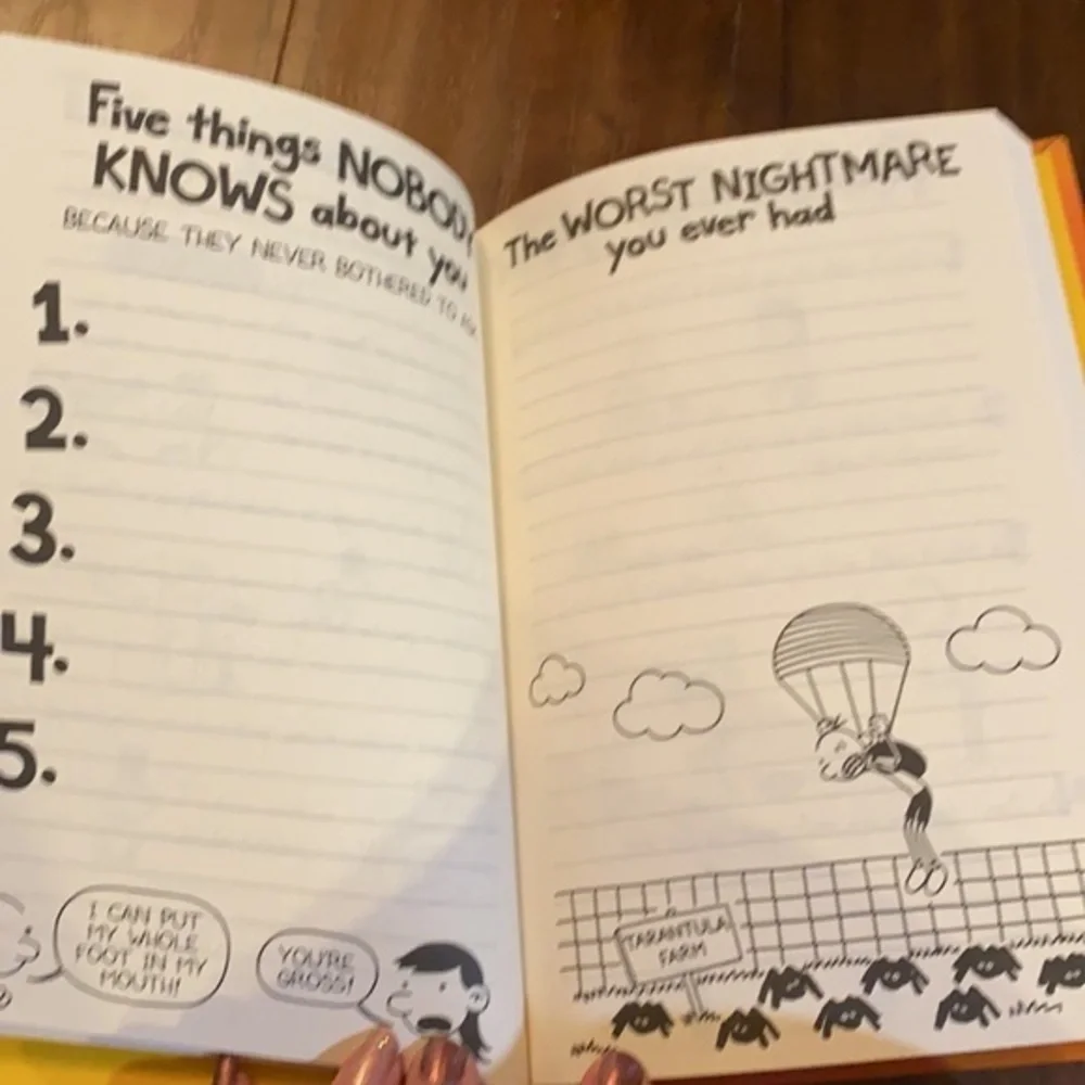 Diary of a Wimpy Kid Do-It-Yourself & Spider-Man Travel Journal HC